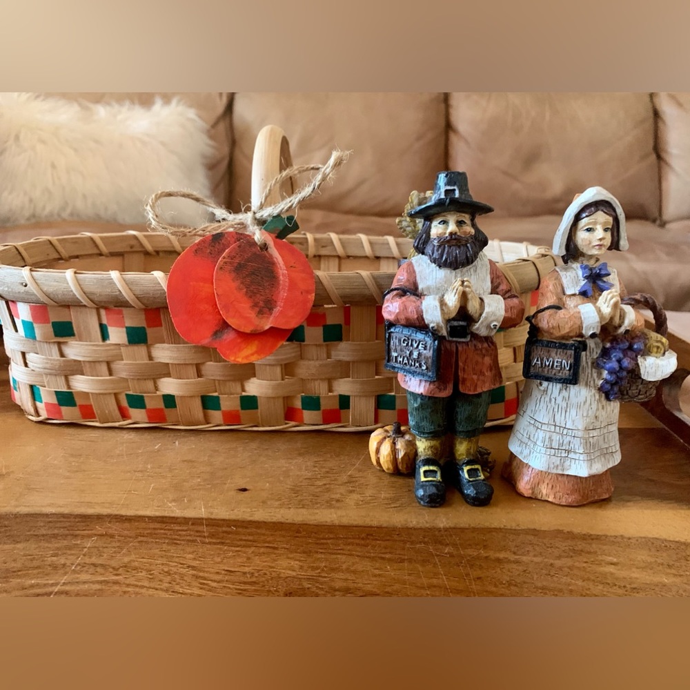 Fall Time Pumpkin Basket & Pilgrims